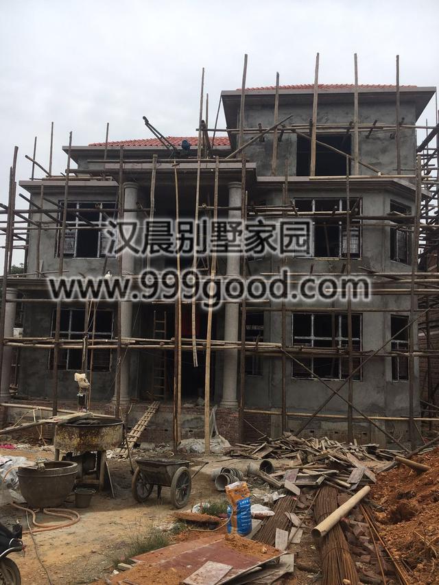 經(jīng)典氣派農(nóng)村別墅設(shè)計(jì)圖，13.1X11.4米，提高了居住的安全舒適性