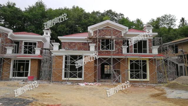 二層框架農(nóng)村自建房，25萬建村里一棟，人人看了都羨慕。