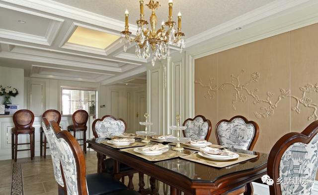 三層別墅，大氣婉約，精致絕美，露臺(tái)層層疊加，越看越喜歡。