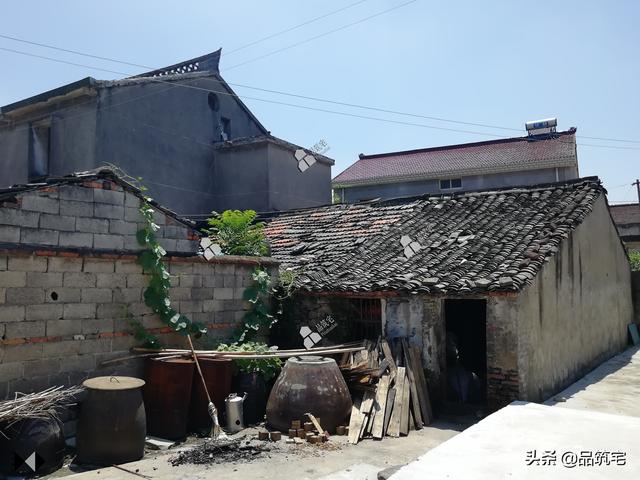 二層現(xiàn)代風(fēng)格別墅，既舒適實(shí)用又簡潔耐看，全村第一棟，引領(lǐng)別墅新潮流！