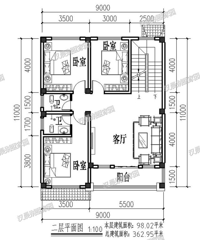 一側(cè)無(wú)窗的農(nóng)村四層別墅設(shè)計(jì)圖，帶車(chē)庫(kù)和大露臺(tái)，漂亮極了。