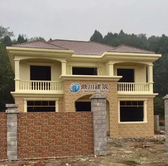 經(jīng)濟(jì)實(shí)用的二層鄉(xiāng)村別墅設(shè)計(jì)圖，4款案例，供你參考。