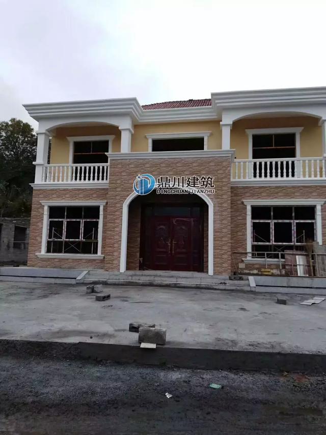 經(jīng)濟(jì)實(shí)用的二層鄉(xiāng)村別墅設(shè)計(jì)圖，4款案例，供你參考。