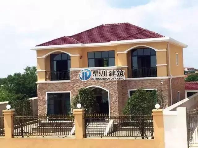 經(jīng)濟(jì)實(shí)用的二層鄉(xiāng)村別墅設(shè)計(jì)圖，4款案例，供你參考。