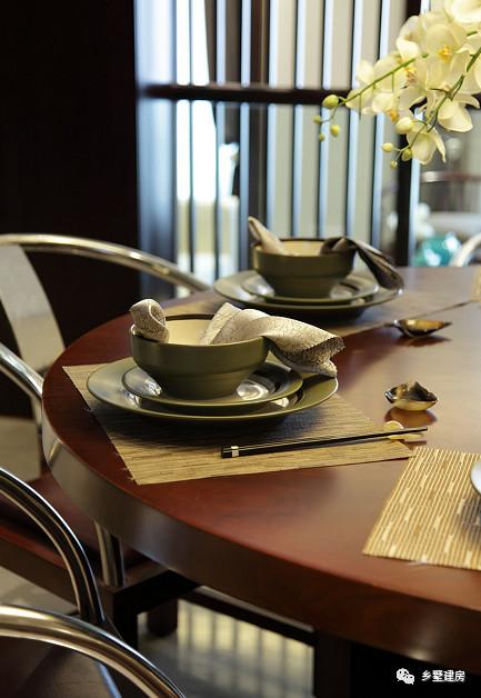 新中式二層小樓設(shè)計(jì)圖，帶車庫，設(shè)計(jì)新穎，經(jīng)濟(jì)實(shí)用，看完，你就信服了！