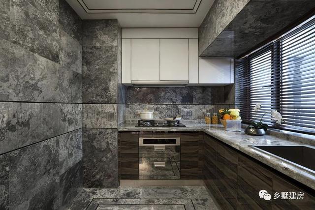 三層歐式農(nóng)村小別墅設(shè)計(jì)圖，時(shí)尚大氣，多窗設(shè)計(jì)，建上一棟比城里買房要好太多了！