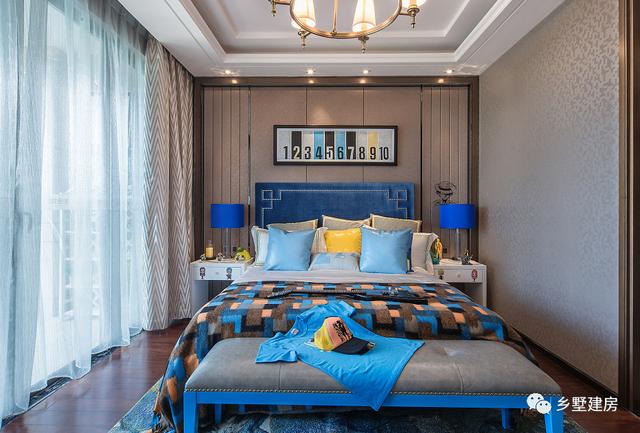 占地90平的三層歐式別墅設(shè)計(jì)圖，色調(diào)溫暖又素雅，南北通透，小宅基地的福音！