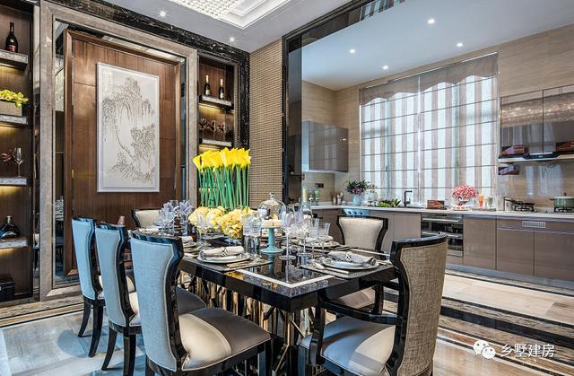 占地90平的三層歐式別墅設(shè)計(jì)圖，色調(diào)溫暖又素雅，南北通透，小宅基地的福音！