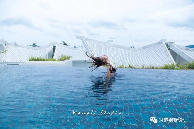 帶地下室的三層歐式別墅設(shè)計(jì)圖，高貴典雅，完美生活。