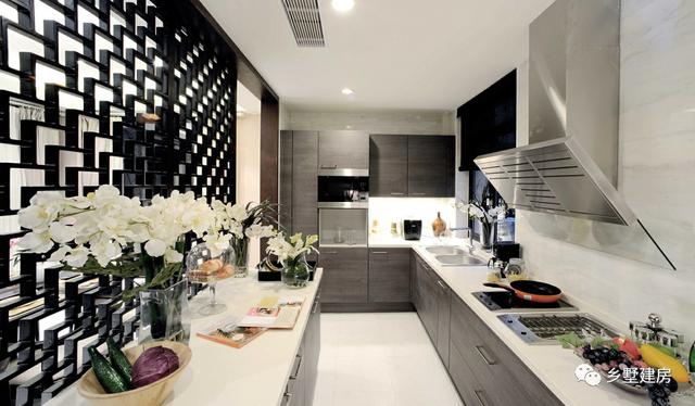 10.26X13.56米的六層徽派別墅設(shè)計圖，徽派照樣能建高層，那在整個鎮(zhèn)上，可是最耀眼的呢！