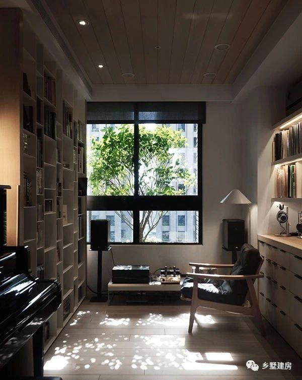 造價(jià)經(jīng)濟(jì)，施工簡(jiǎn)單的二層小別墅戶型，屋頂錯(cuò)落有致，十分有韻味，實(shí)在是農(nóng)村建房上上之選！