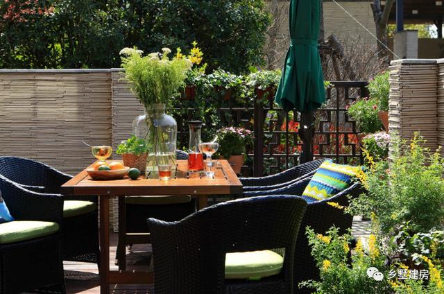 帶陽臺(tái)別墅設(shè)計(jì)圖，沒有陽臺(tái)的別墅，算不上別墅！200多平的陽臺(tái)別墅，有你足矣！