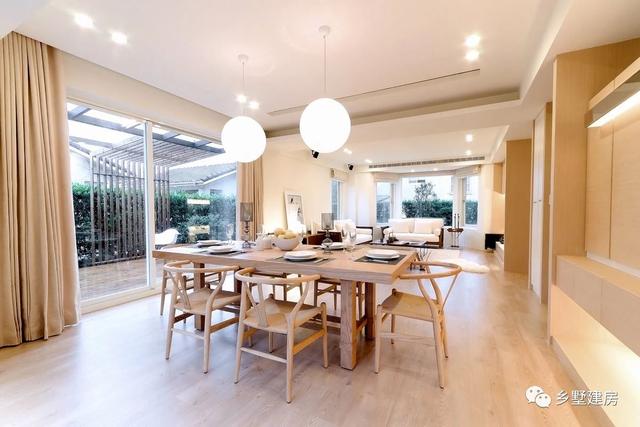 簡歐風(fēng)別墅設(shè)計(jì)圖，11X9.6米帶閣樓設(shè)計(jì)別具一格，適合農(nóng)村自建！