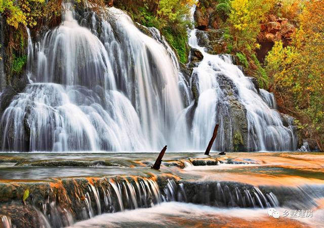 鄉(xiāng)村別墅設(shè)計圖，好看實用才是好用，帶有時尚陽光房，讓鄰居踏破門檻！