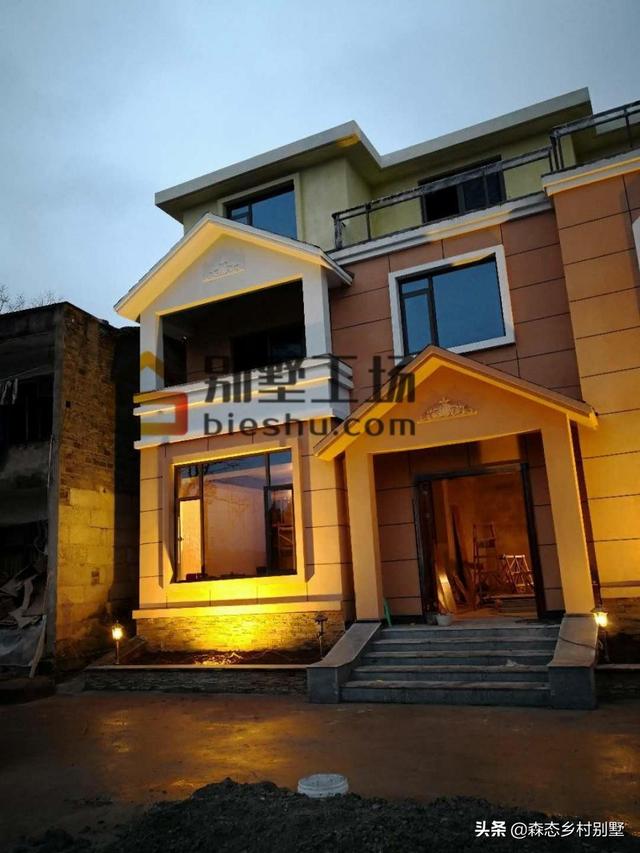 曬曬客戶新建的農(nóng)村三層小別墅及設(shè)計圖，造價40萬能拿下嗎？