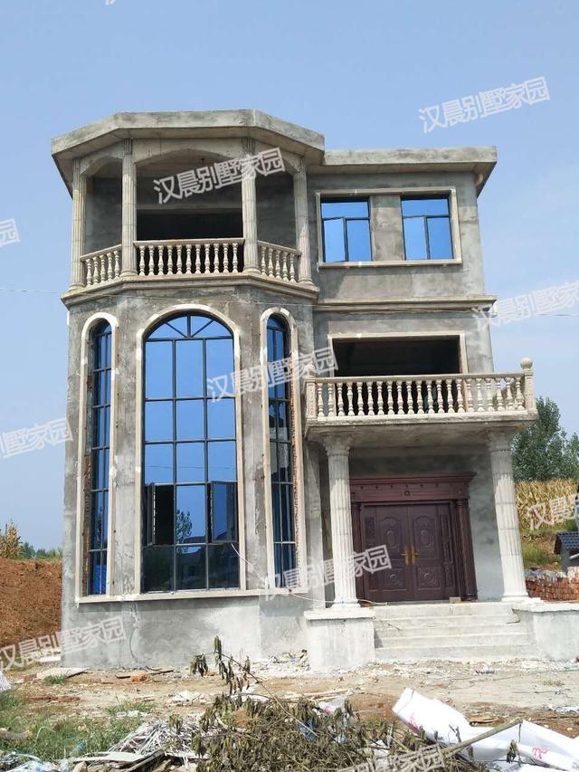 農(nóng)村小開間別墅設(shè)計(jì)圖，帶旋轉(zhuǎn)樓梯，挑空客廳，非常漂亮