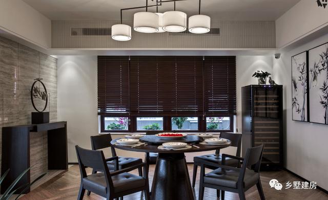 現(xiàn)代風(fēng)三層農(nóng)村別墅設(shè)計(jì)圖，簡(jiǎn)約大氣，有強(qiáng)烈的時(shí)尚感