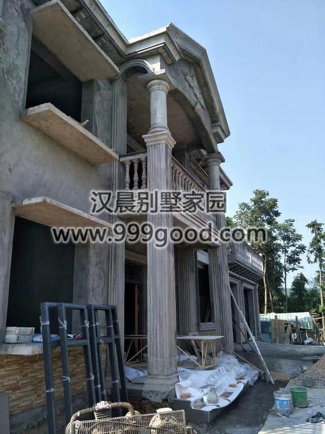 這棟實力派的農(nóng)村二層別墅占地206平，絕對會閃耀全村