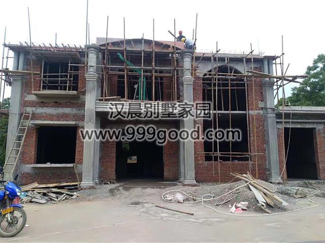 這棟實力派的農(nóng)村二層別墅占地206平，絕對會閃耀全村