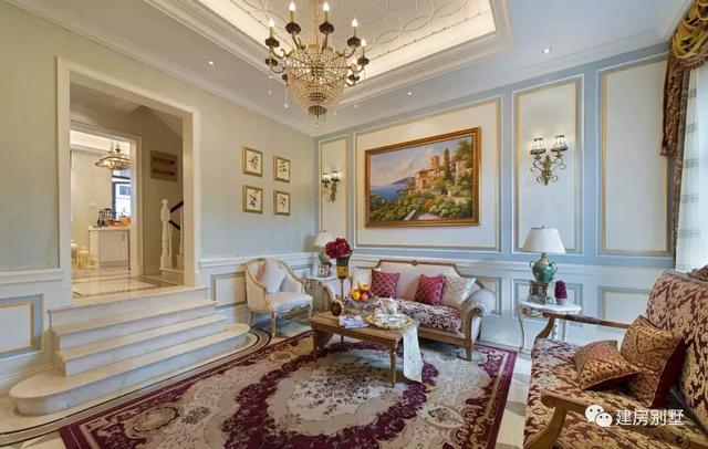 四開間設(shè)計(jì)的三層雙拼別墅設(shè)計(jì)圖，兩戶家庭都有各自的獨(dú)立生活區(qū)域，又能保持一定的聯(lián)系性