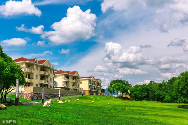 農(nóng)村自建二層別墅設(shè)計(jì)圖，5室1廳，內(nèi)部很寬敞，外觀很漂亮?；氐睫r(nóng)村老家來居住養(yǎng)老，真的很不錯(cuò)。