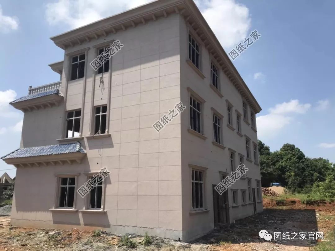 倆兄弟自建雙拼豪宅，大氣高端，主體只用50萬(wàn)左右！【建房實(shí)拍】