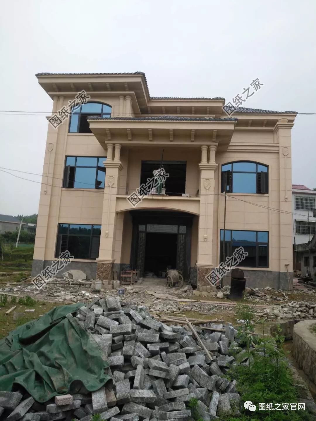 廣西農(nóng)村自建三層別墅豪宅，附設(shè)計圖和建好的實拍圖【建房實拍】