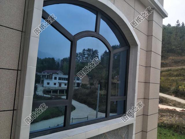 三層歐式豪宅完工實拍圖，有錢了我也要建一棟這樣的別墅