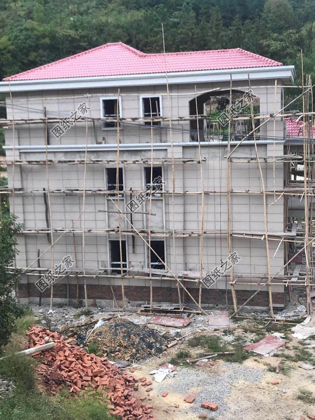 三層歐式豪宅完工實拍圖，有錢了我也要建一棟這樣的別墅