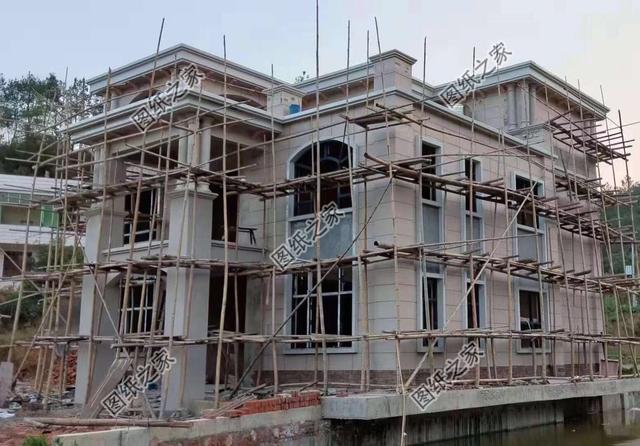 三層歐式豪宅完工實拍圖，有錢了我也要建一棟這樣的別墅