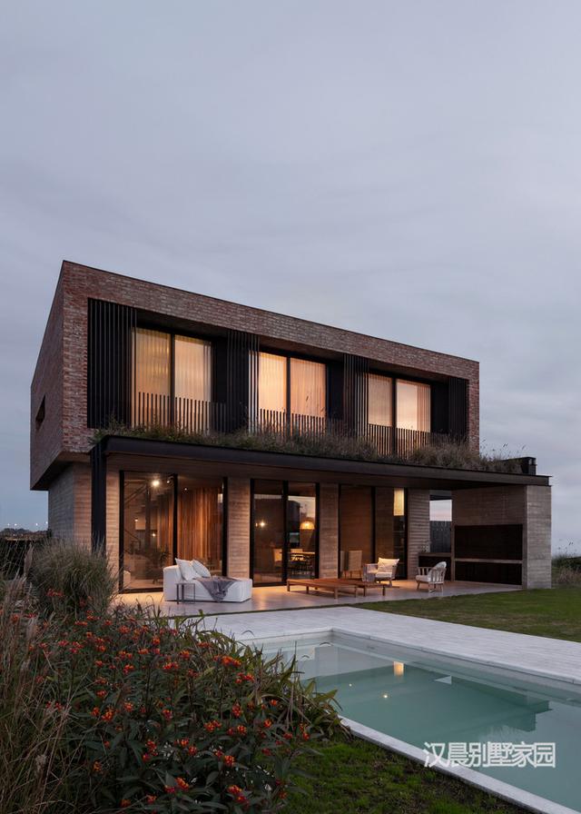 國外二層個性別墅效果圖，符合中國人的喜歡嗎