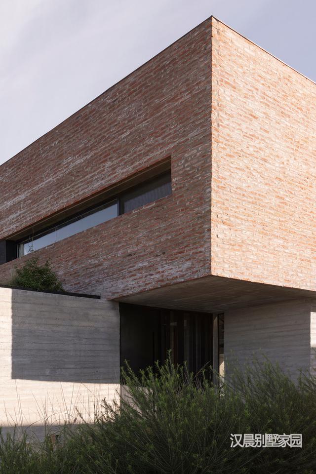 國外二層個性別墅效果圖，符合中國人的喜歡嗎