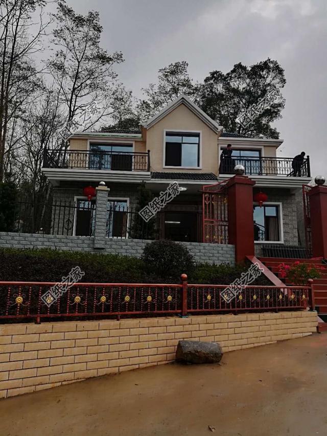 圖紙之家建房案例：20萬(wàn)修建別墅不是夢(mèng)，楊女士這款別墅就是最好的證明