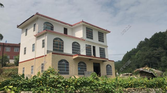 陜西回農(nóng)村自建房，48萬建3層小樓，超值