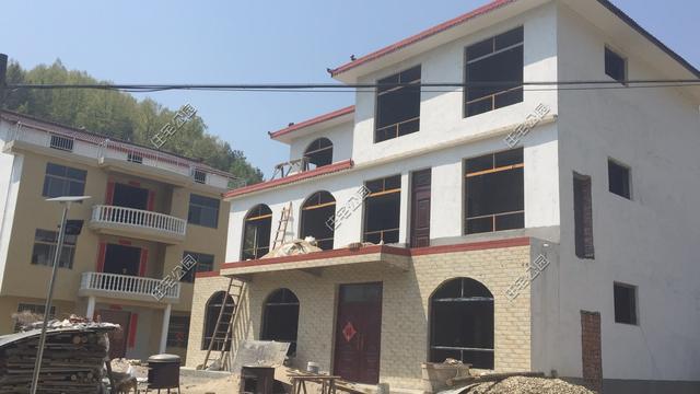 陜西回農(nóng)村自建房，48萬建3層小樓，超值