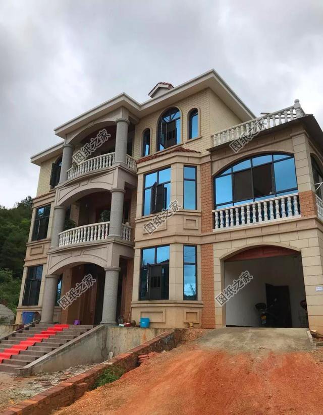 140平簡歐三層別墅建造實拍圖，附戶型設(shè)計圖，豪