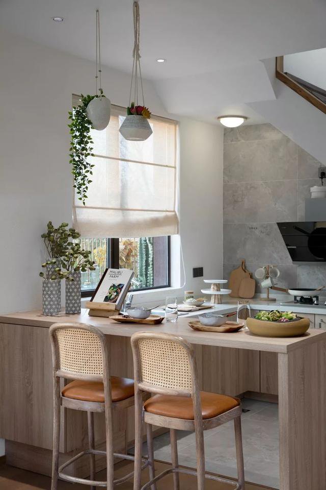 最美庭院別墅實拍，一進庭院就被驚艷到了，這才叫別墅