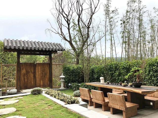 最美庭院別墅實拍，一進庭院就被驚艷到了，這才叫別墅