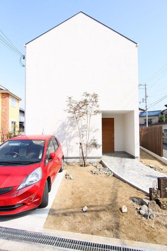 國外屋頂下沉式的農(nóng)村自建房，超薄，好看時尚