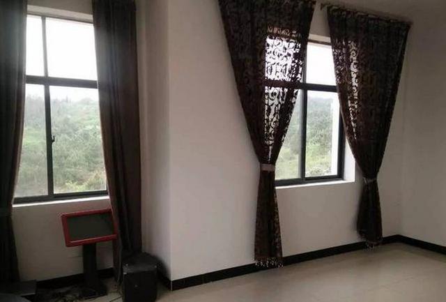 農(nóng)村三層平屋頂樓房建造實(shí)拍，完工圖真漂亮，總共花了59萬