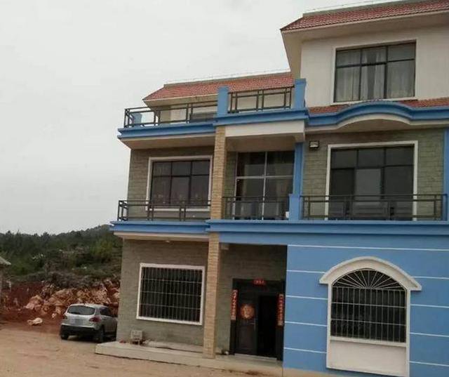 農(nóng)村三層平屋頂樓房建造實(shí)拍，完工圖真漂亮，總共花了59萬