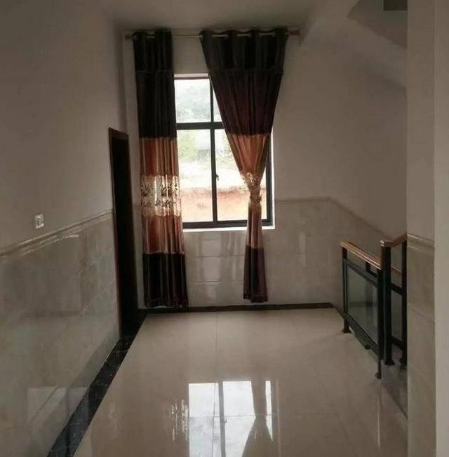 農(nóng)村三層平屋頂樓房建造實(shí)拍，完工圖真漂亮，總共花了59萬