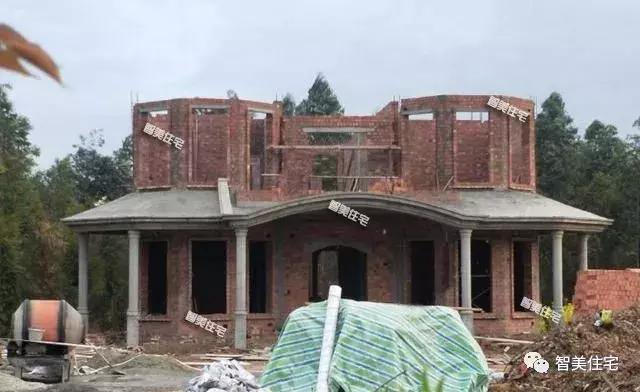 16.9×13.8米農(nóng)村二層半住宅戶型方案圖，純歐式風(fēng)格