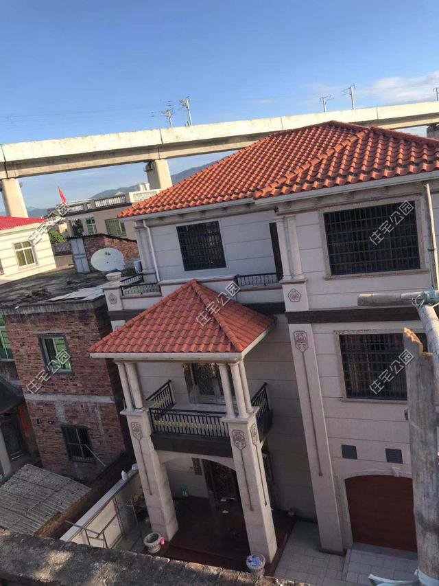 3層別墅還有小院，19萬就搞定，我是不信？你呢