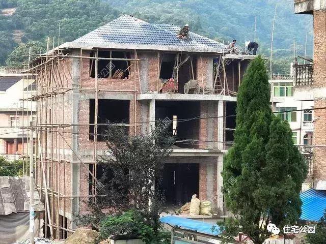 農(nóng)村自建房屋頂這樣做，不做防水也不漏