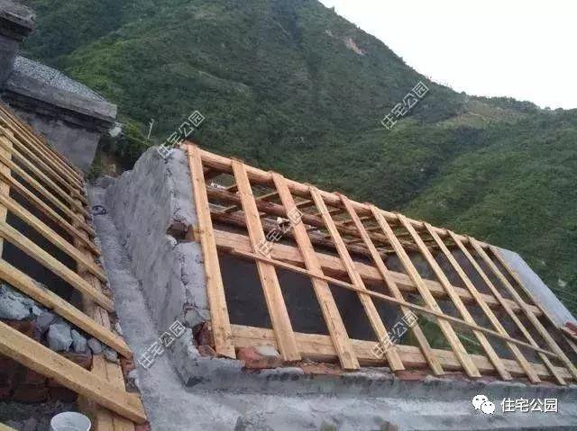 農(nóng)村自建房屋頂這樣做，不做防水也不漏
