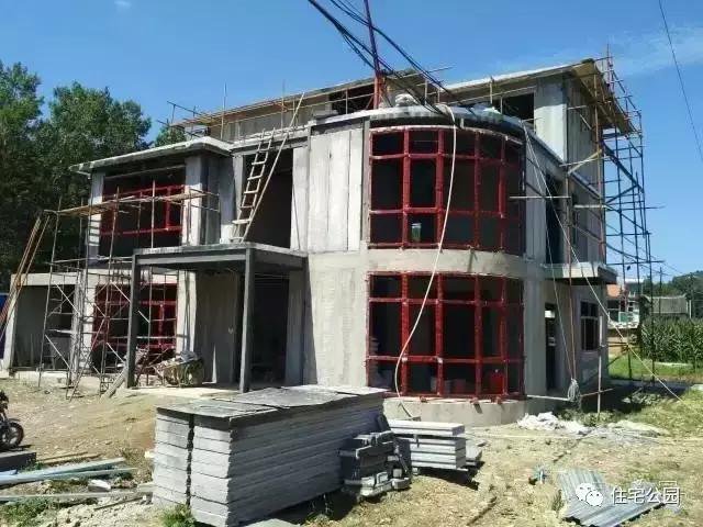 農(nóng)民自建房鋼結(jié)構(gòu)別墅，每平米造價僅1500，還做什么磚混框架！