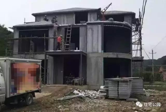 農(nóng)民自建房鋼結(jié)構(gòu)別墅，每平米造價僅1500，還做什么磚混框架！