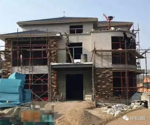 農(nóng)民自建房鋼結(jié)構(gòu)別墅，每平米造價僅1500，還做什么磚混框架！