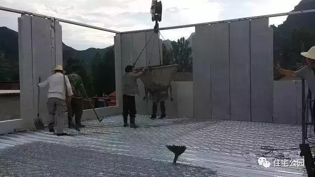 農(nóng)民自建房鋼結(jié)構(gòu)別墅，每平米造價僅1500，還做什么磚混框架！